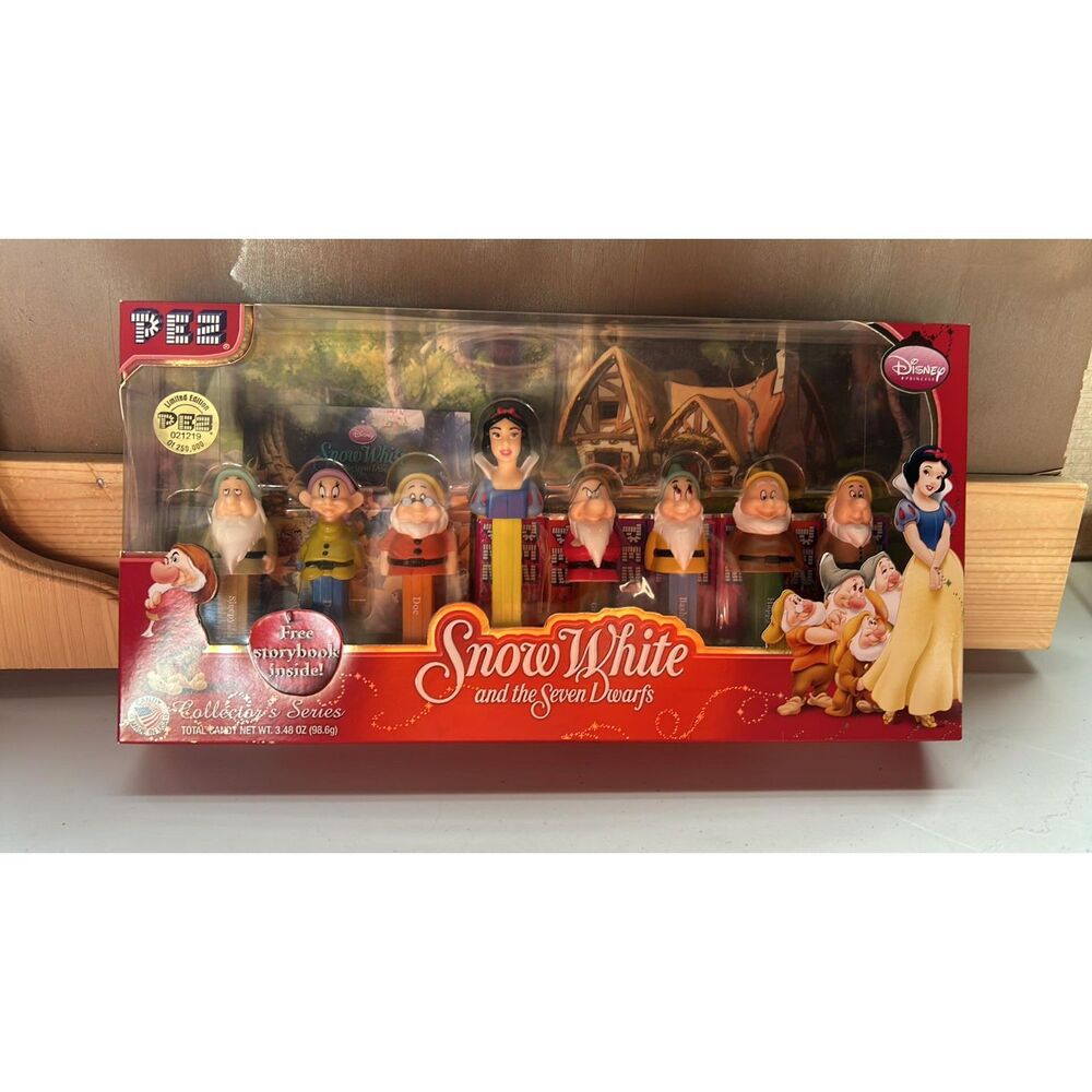 PEZ Disney Snow White Sewn Dwarfs Limited Edition Collectors Box Set NEW